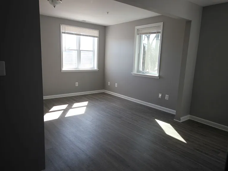 312 N Philadelphia Blvd — Photo 2