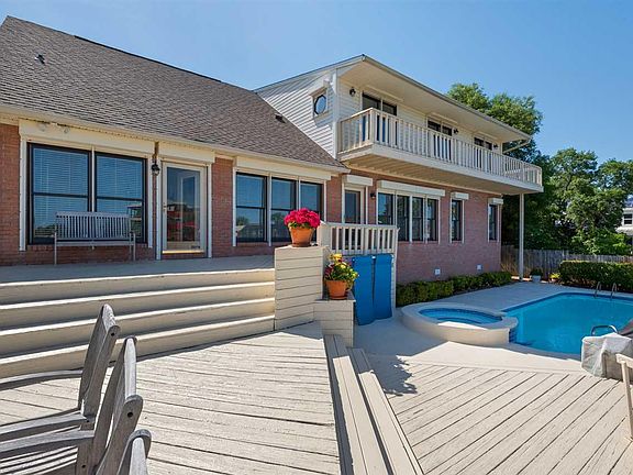 5th image of 1110 Harbor Ln
