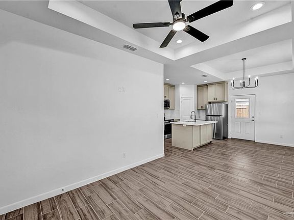 4th image of 3309 Wolf Creek Ave