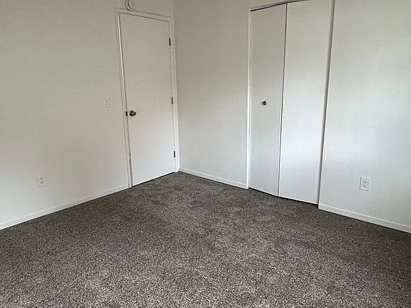3rd image of 12 Klondike Ct APT B