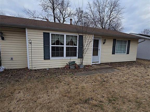 4th image of 12 Iris Ave