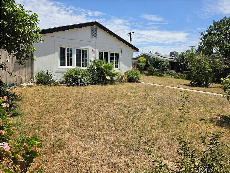 7422 Shoup Ave — Photo 4