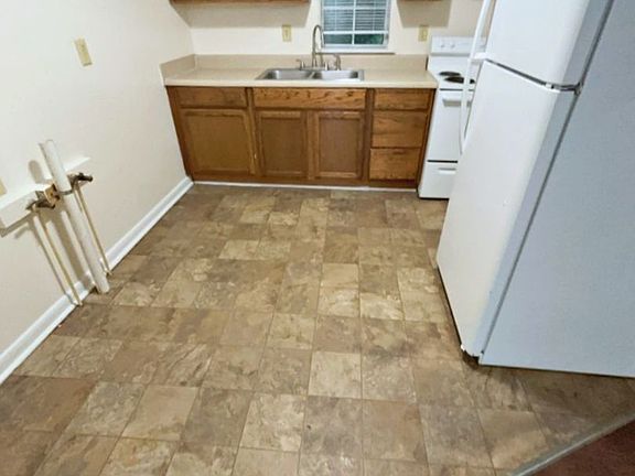 3rd image of 146 Dogwood Pointe Dr #2