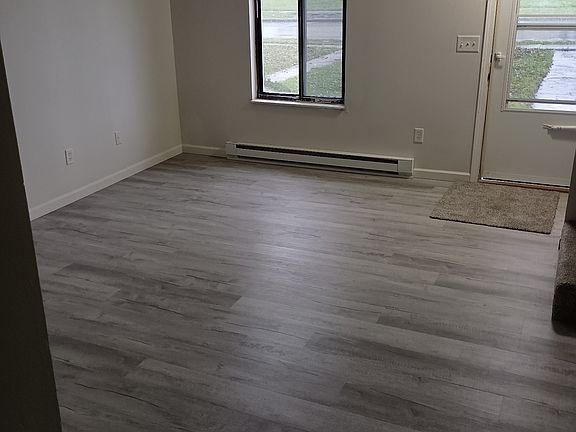 5th image of 1024 Symphony St #B