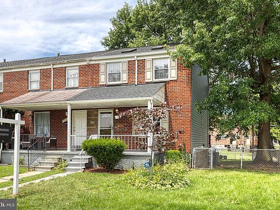 2nd image of 958 Middleborough Rd