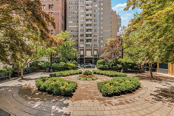 Sold by Furumoto Realty of New York City Inc | media 24