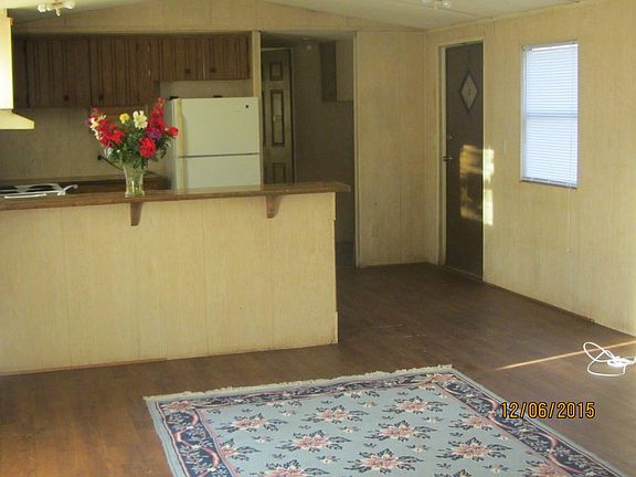 Kitchen/Den