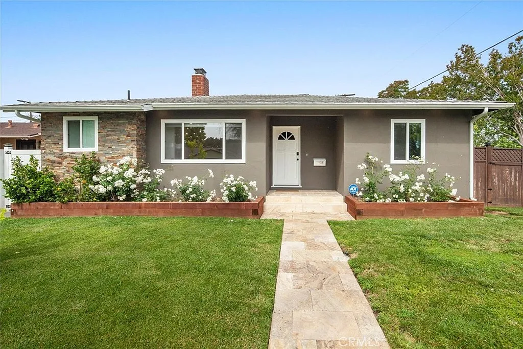 5 bed, 1899 sqft, $7,750 — Photo 1