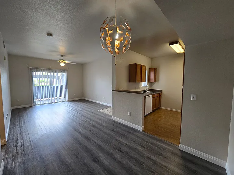 9620 W Russell Rd #1122 — Photo 8