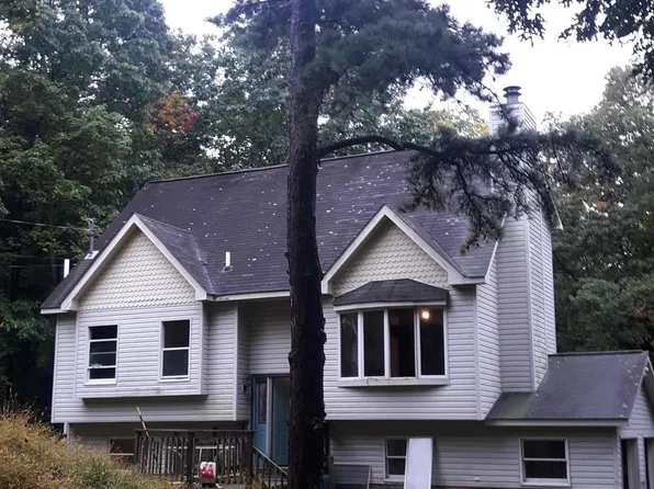 102 Island Ter, Milford, PA 18337