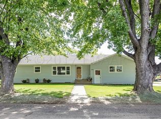 350 S 4th St, Arthur, ND 58006