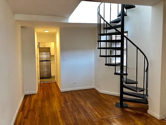 Rented by Sky Management | media 38