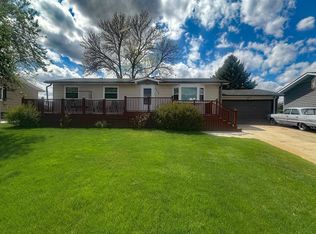 1215 S 5th Ave, Broken Bow, NE 68822