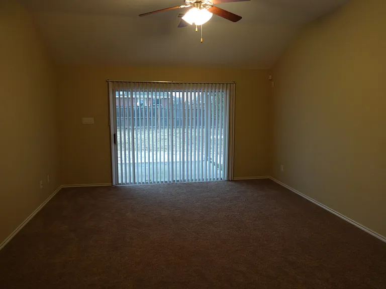 313 Woodridge Dr — Photo 5