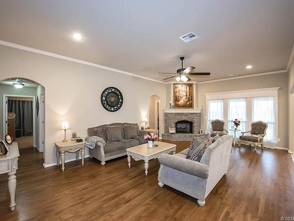 5th image of 2602 W New Orleans Pl