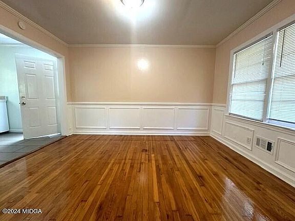 3rd image of 480 General Winship Dr S
