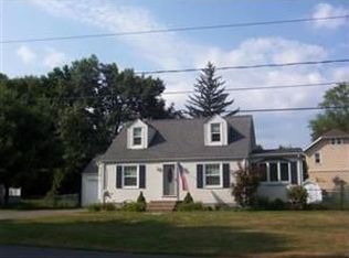 16 Stanley Pl, Agawam, MA 01001