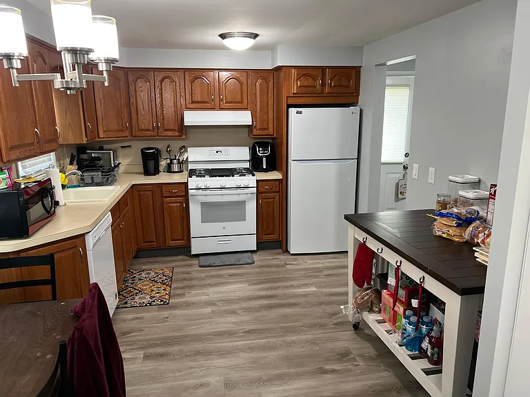 1625 Everett Ave — Photo 5