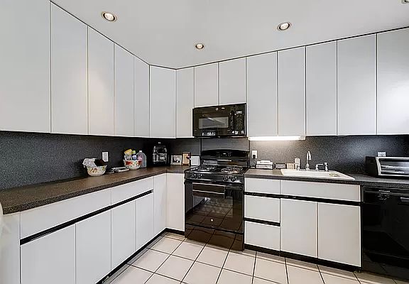 4th image of 80-35 267th St