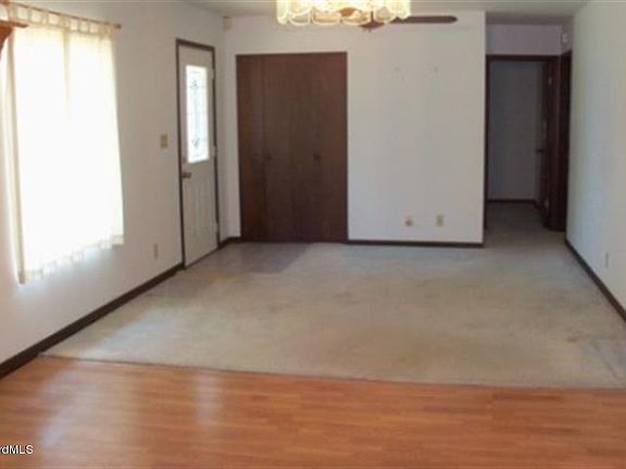 3rd image of 2100 Pennwood Dr #0