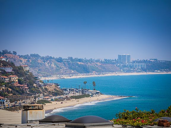 2nd image of 18203 Coastline Dr APT 9