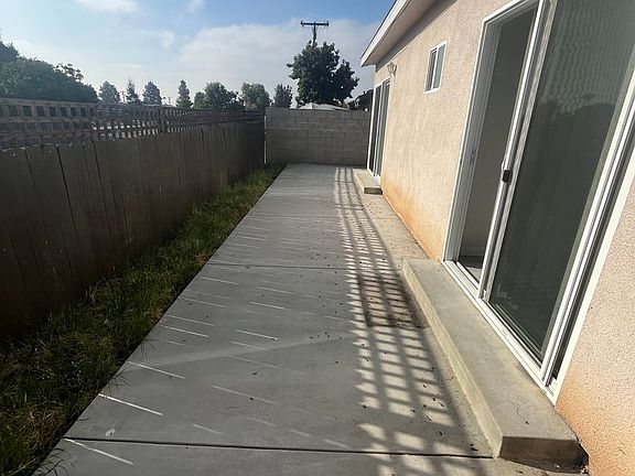3rd image of 1424 Encino Ave #7