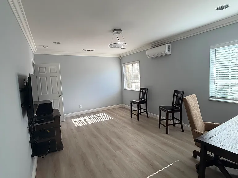 8785 Ralph St — Photo 3