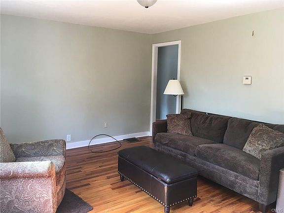 3rd image of 40 Evergreen St