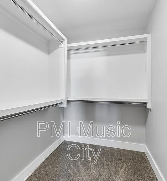 2126B Burns St — Photo 16