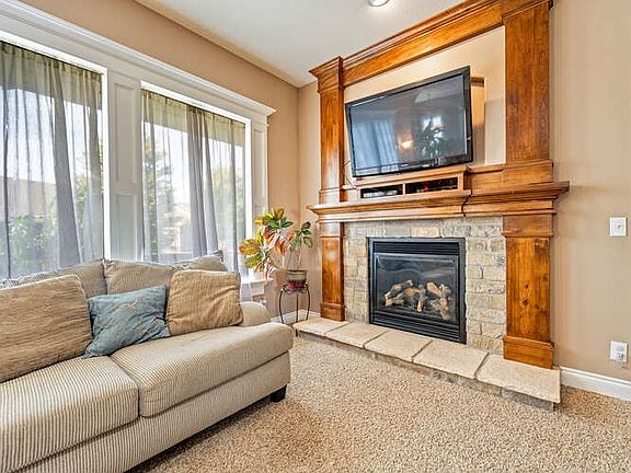 5th image of 3350 N Brush Creek Ct