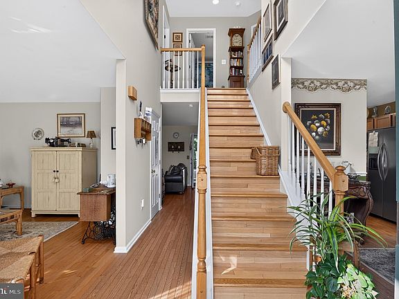 4th image of 105 Hollow Oak Ln