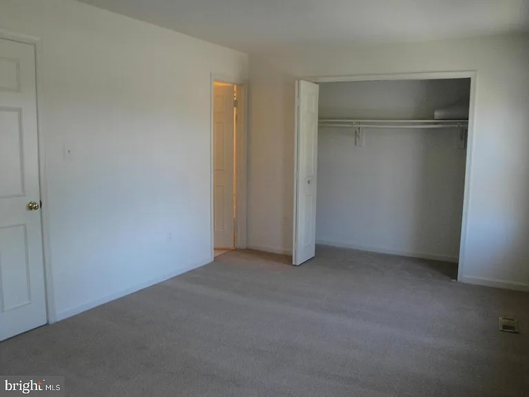 8029 Edinburgh Dr — Photo 17