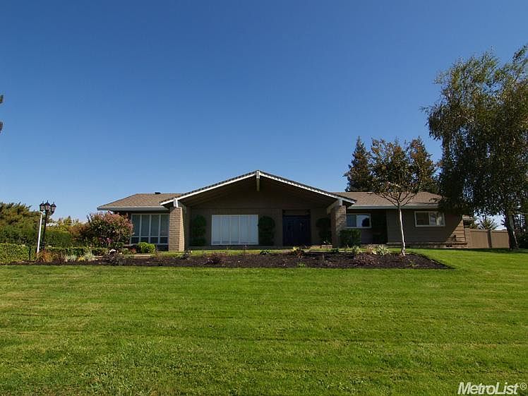 1st image of 11200 Valley Oak Dr