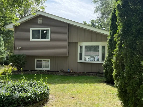 29W313 Ray Ave, West Chicago, IL 60185