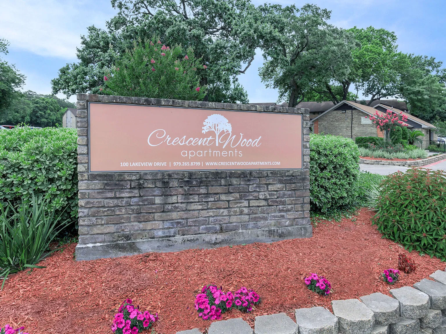 CrescentWood Apartments — Photo 4