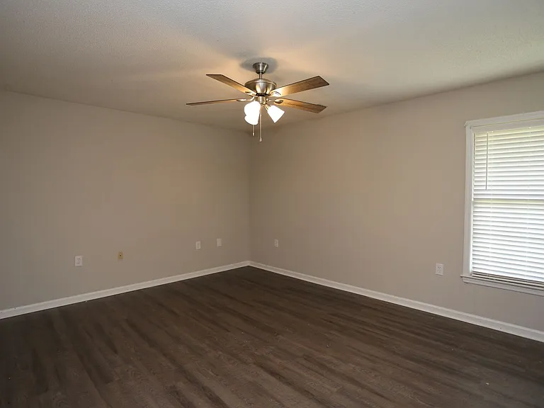 203A Courtney Way — Photo 11
