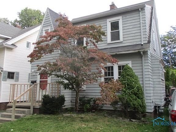 2nd image of 611 S Westwood Ave