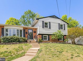 6122 Squire Ln, Alexandria, VA 22310