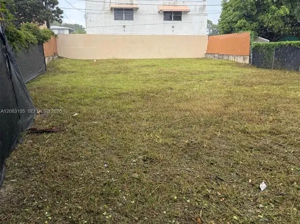 816 NW 21st Ct, Miami, FL 33125