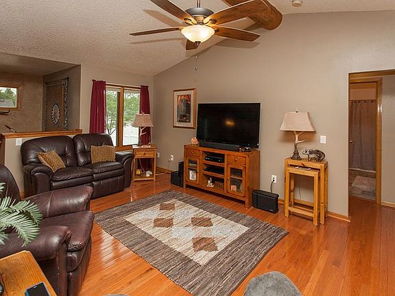 2nd image of 5190 SE Parkridge Dr