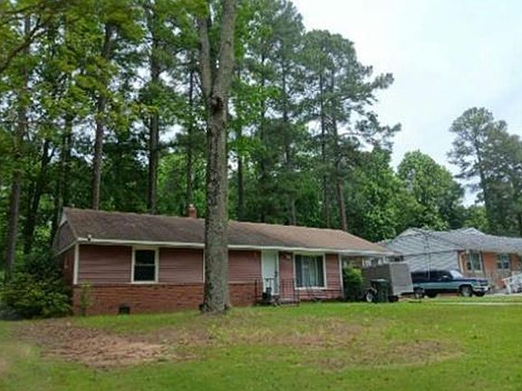 2nd image of 446 Glenbrook Dr