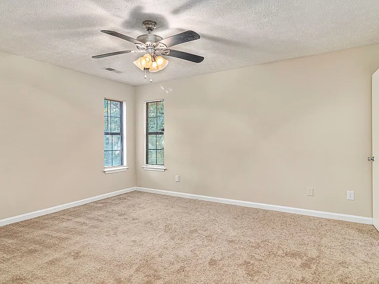 6124 Dana Ct — Photo 10
