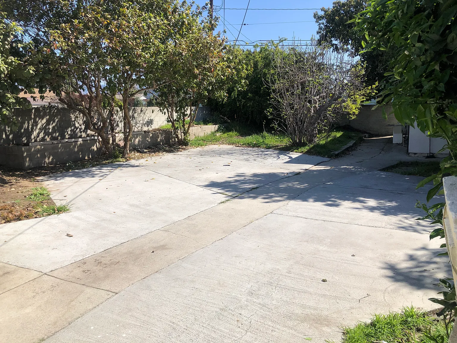 3 bed, 1200 sqft, $3,200 — Photo 2