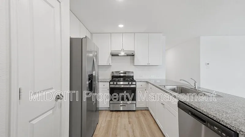4 bed, 2.0 bath, 1667 sqft, $1,700 — Photo 4