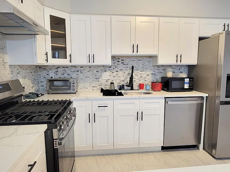 11-13 Wallis Ave #1 — Photo 2