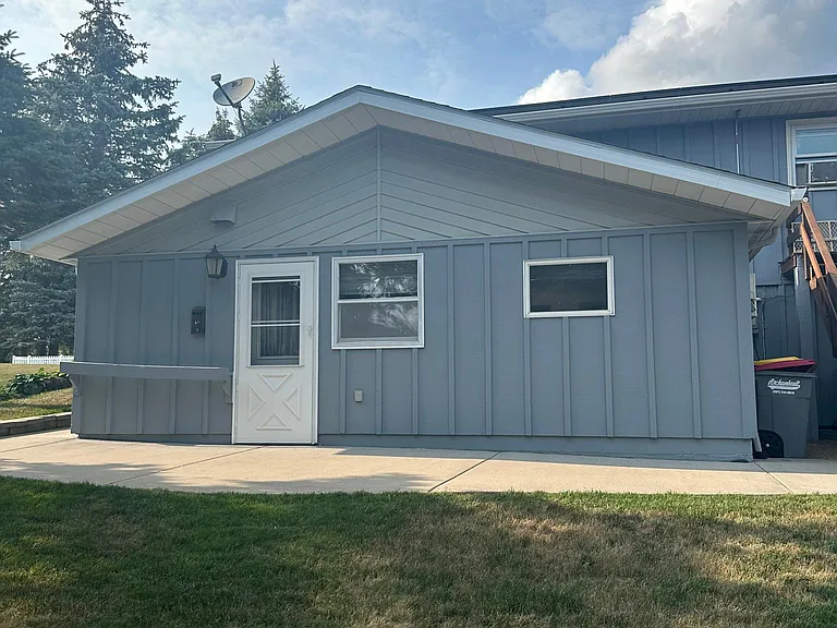 entrance from side back facing south