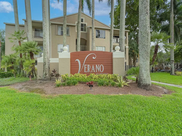 1725 Palm Cove Blvd #2-306 — Photo 21