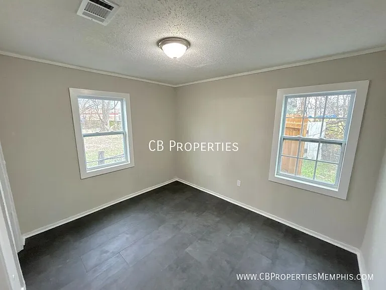 2971 Forest Ave — Photo 5