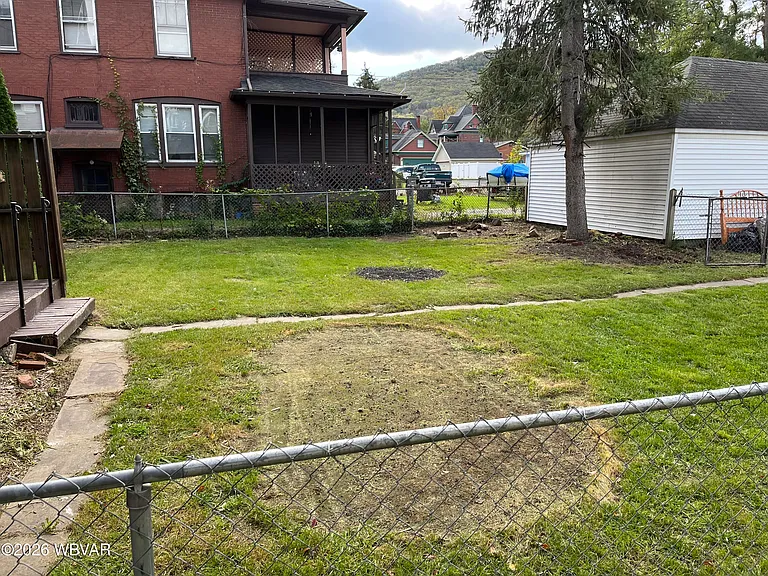 336 Hastings St — Photo 18