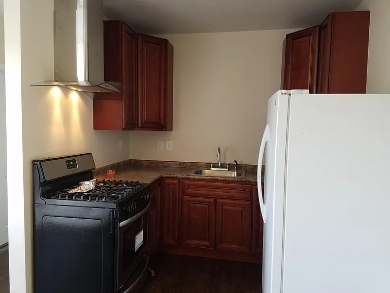 15210 Van Ness Ave #B — Photo 3